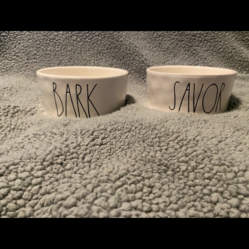 Rae Dunn medium dog bowl set
